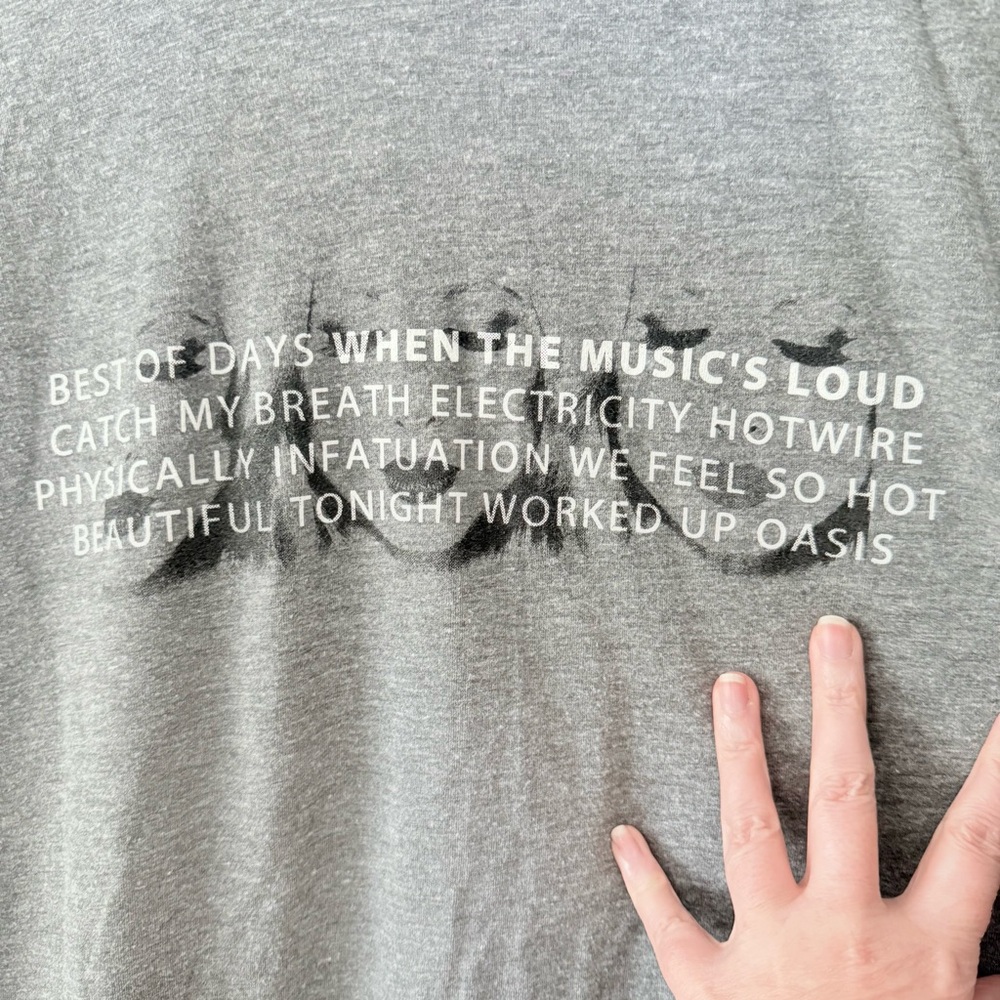 RARE 2013 Colette “When the Music’s Loud” Band Tee - Picture 2 of 3